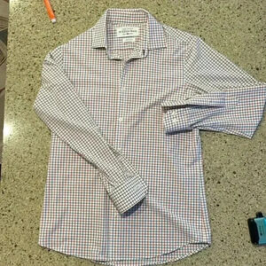 Mizzen+Main windowpain button down. Size Meduim, Trim Fit